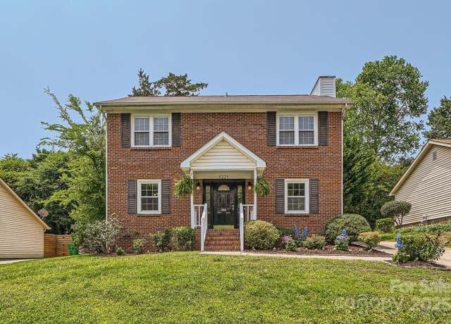 Property at 6221 Round Hill Rd, Charlotte, NC 28211, 3 beds, 2.5 baths