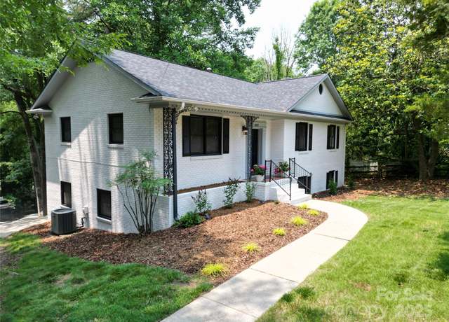 Property at 6614 Old Providence Rd, Charlotte, NC 28226, 5 beds, 4 baths