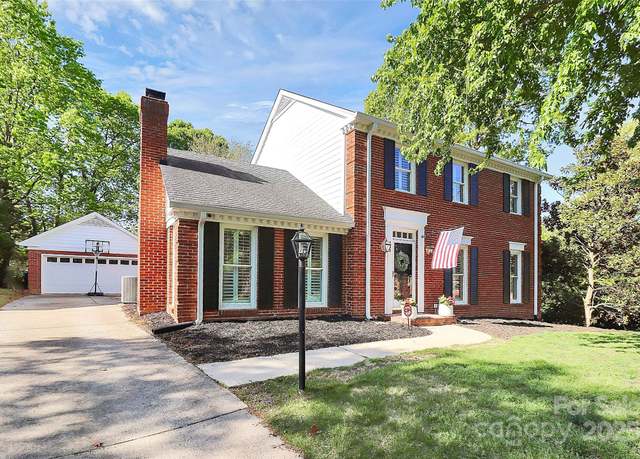 Property at 200 Port Royal Dr, Matthews, NC 28105, 3 beds, 2.5 baths
