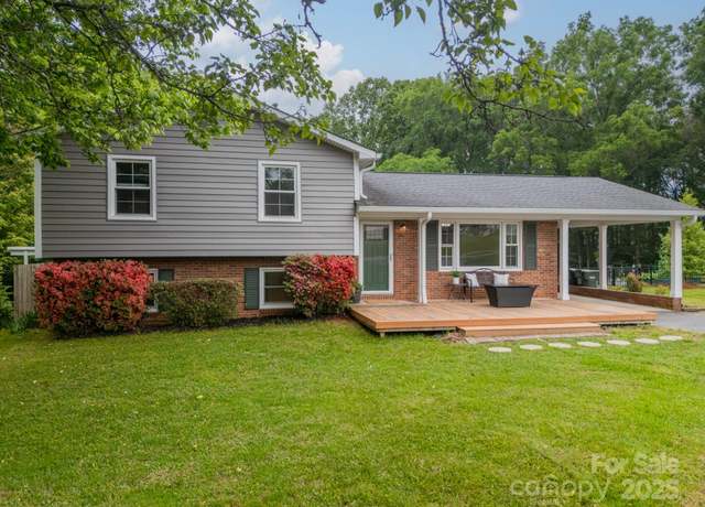 Property at 178 Woodland Dr SW, Concord, NC 28025, 4 beds, 2.5 baths