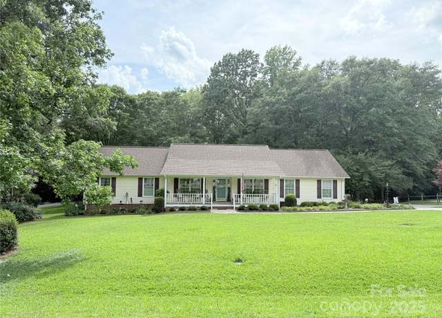Property at 637 Freemont Dr, Lancaster, SC 29720, 4 beds, 2.5 baths