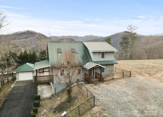 Property at 29 Down To Earth Dr, Burnsville, NC 28714, 2 beds, 2 baths