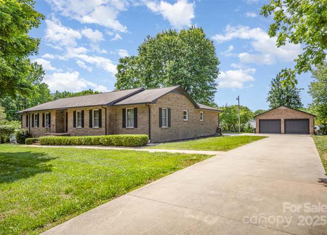 Property at 174 Wintergreen Cir, Statesville, NC 28677, 3 beds, 3 baths