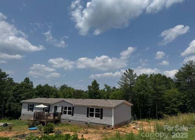 Property at 3004 Conner Cir, Morganton, NC 28655, 3 beds, 2 baths
