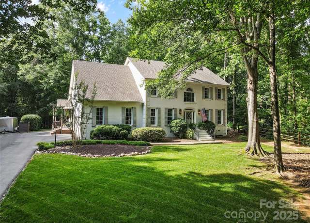 Property at 3717 Bounty Ct, Matthews, NC 28104, 4 beds, 2.5 baths