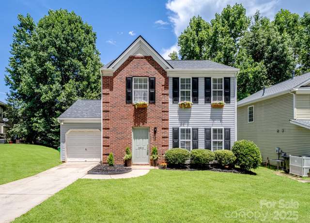 Property at 3813 Brookchase Ln, Charlotte, NC 28205, 3 beds, 2.5 baths