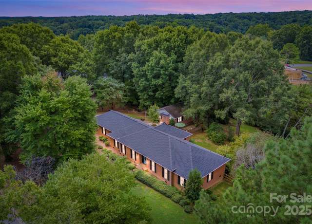 Property at 1217 Rosa Dr, Monroe, NC 28112, 4 beds, 3.5 baths