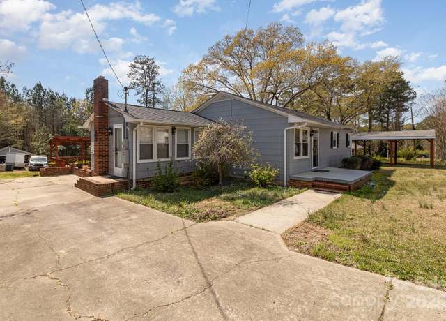 Property at 515 Burlington St, Wadesboro, NC 28170, 3 beds, 1 bath