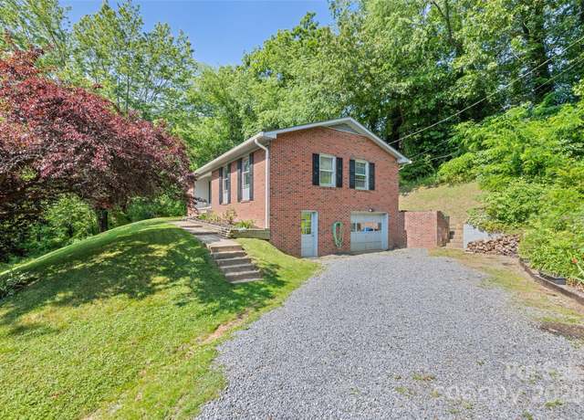 Property at 40 Autumn St, Canton, NC 28716, 3 beds, 1 bath