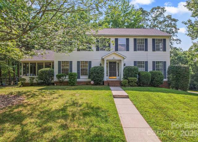 Property at 9833 White Cascade Dr, Charlotte, NC 28269, 5 beds, 2.5 baths