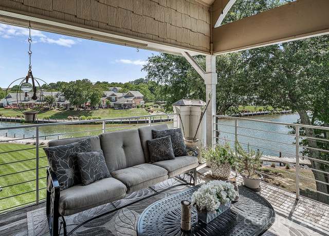 Property at 18641 Harborside Dr, Cornelius, NC 28031, 3 beds, 2 baths