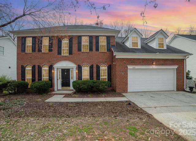 Property at 6654 Kingbird Ct, Charlotte, NC 28215, 4 beds, 2.5 baths