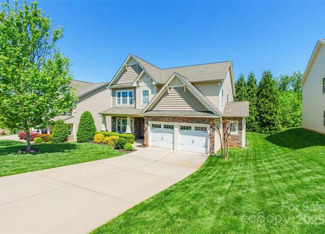 Property at 924 Forbes Rd, Fort Mill, SC 29707, 4 beds, 2.5 baths