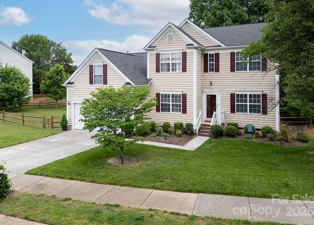 Property at 10508 Madison Park Dr, Charlotte, NC 28269, 5 beds, 3.5 baths