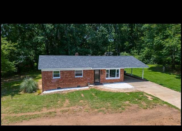 Property at 810 Hampton Pl SW, Lenoir, NC 28645, 3 beds, 1 bath