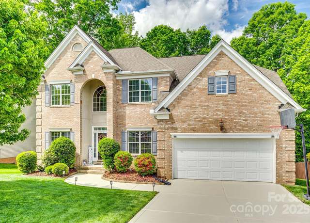 Property at 14818 Hawick Manor Ln, Pineville, NC 28134, 5 beds, 3 baths