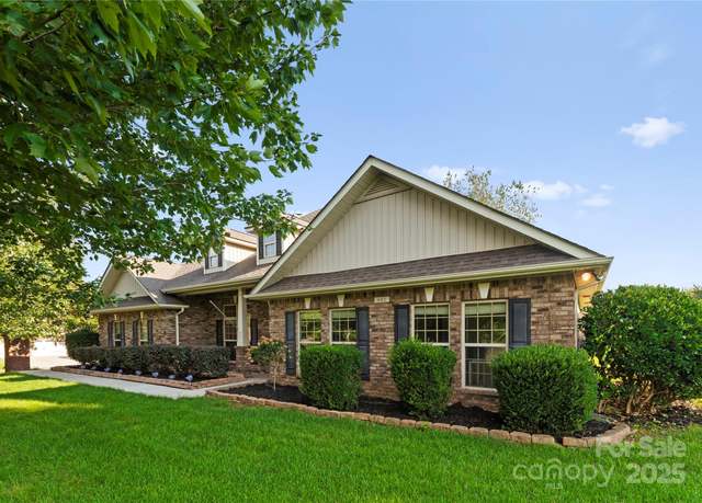Property at 682 Houston Rd, Troutman, NC 28166, 4 beds, 3 baths
