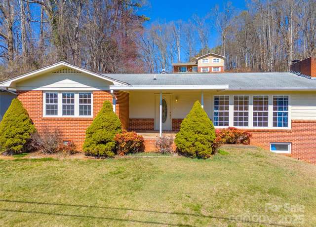 Property at 67 Hillcrest St, Sylva, NC 28779, 3 beds, 2 baths