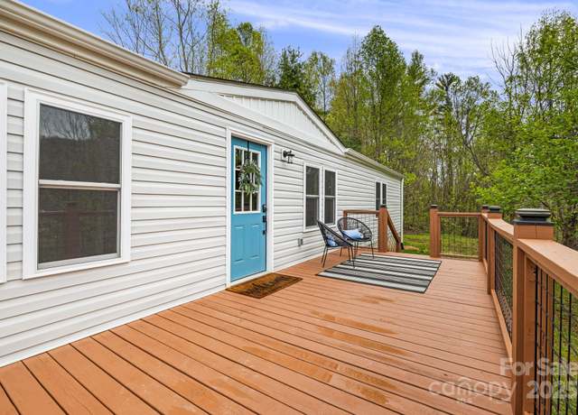 Property at 120 Simonds Rdg, Canton, NC 28716, 3 beds, 2 baths