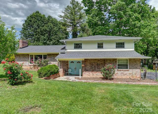 Property at 1136 Carousel Ln, Hendersonville, NC 28792, 4 beds, 3 baths