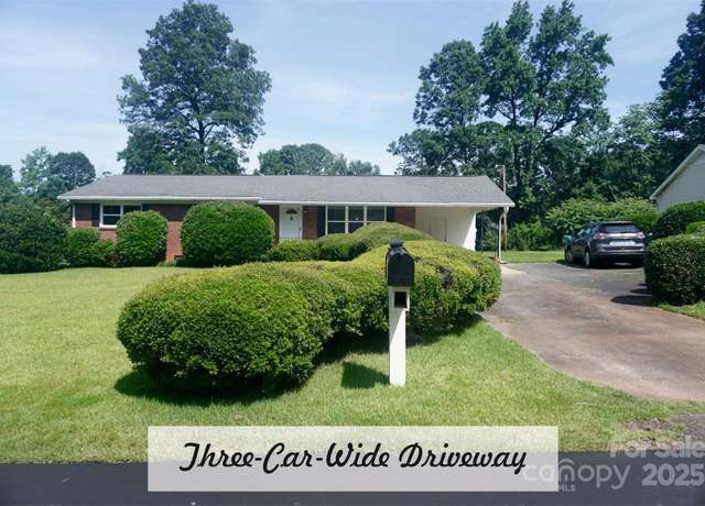 Property at 4429 Dawnwood Dr, Gastonia, NC 28056, 3 beds, 2 baths