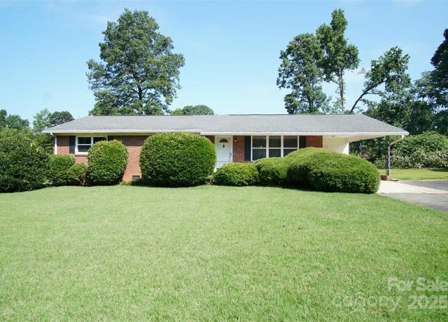 Property at 4429 Dawnwood Dr, Gastonia, NC 28056, 3 beds, 2 baths