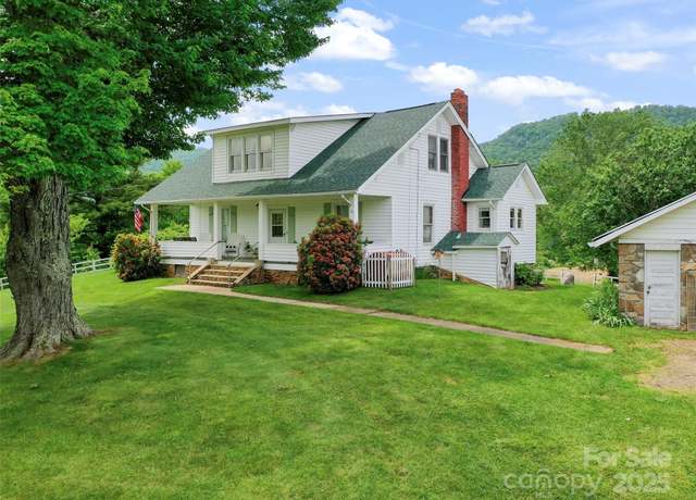 Property at 3910 Pisgah Dr, Canton, NC 28716, 3 beds, 2 baths