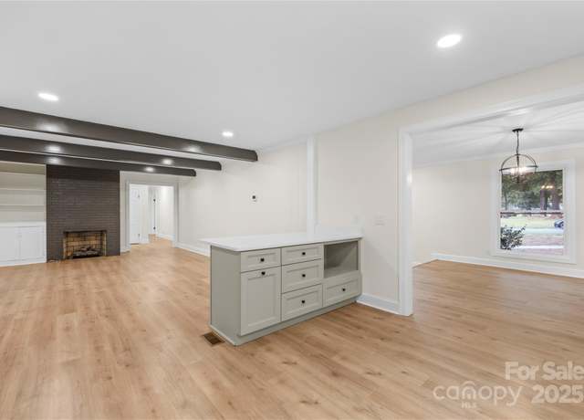 Property at 1120 Crestview Ave, Salisbury, NC 28144, 4 beds, 2 baths