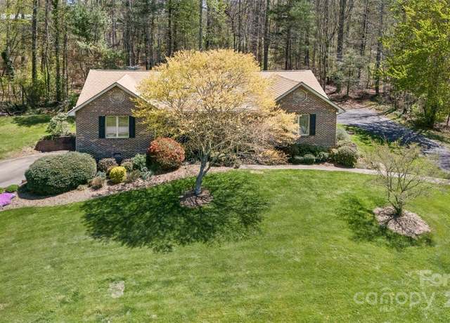 Property at 147 Canaan Dr, Candler, NC 28715, 3 beds, 3 baths
