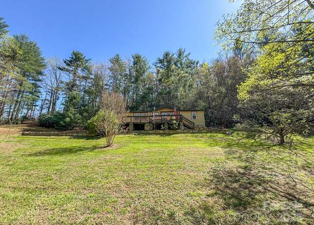 Property at 137 Onuska View Dr, Hendersonville, NC 28792, 3 beds, 2 baths