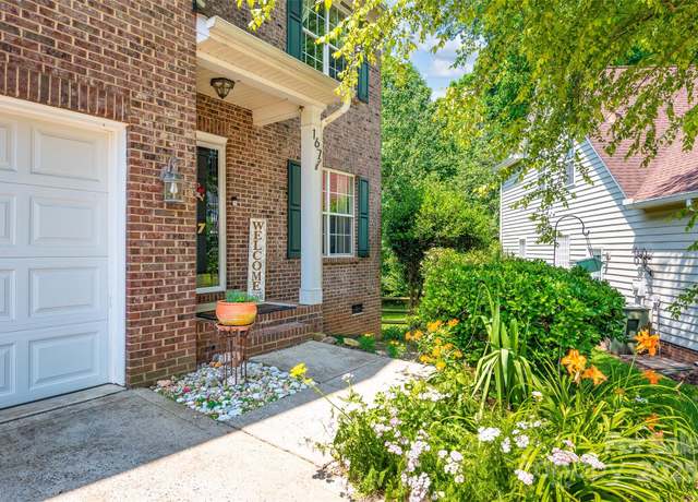 Property at 167 Foxtail Dr, Mooresville, NC 28117, 4 beds, 2.5 baths