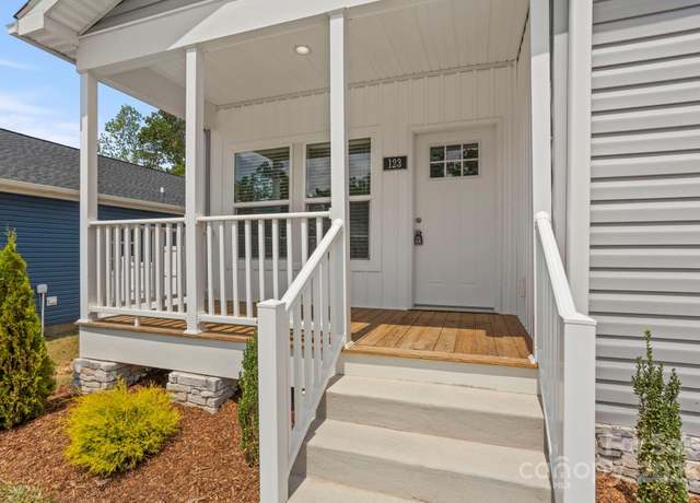 Property at 123 Bellamy Rd, Asheville, NC 28806, 3 beds, 2 baths