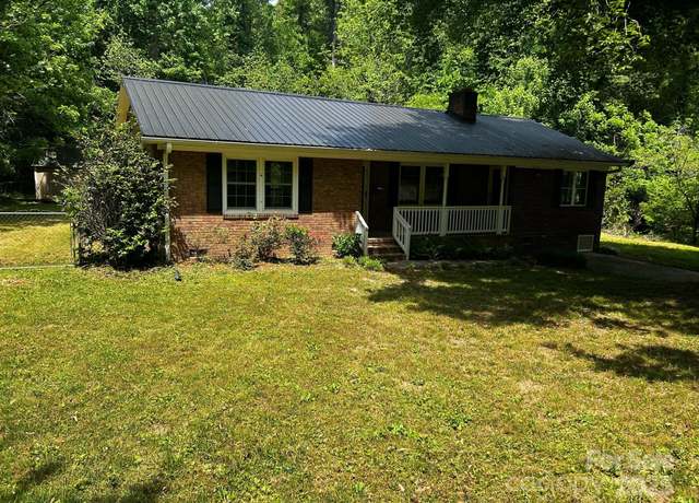 Property at 833 E Chestnut St, Stanley, NC 28164, 3 beds, 2 baths