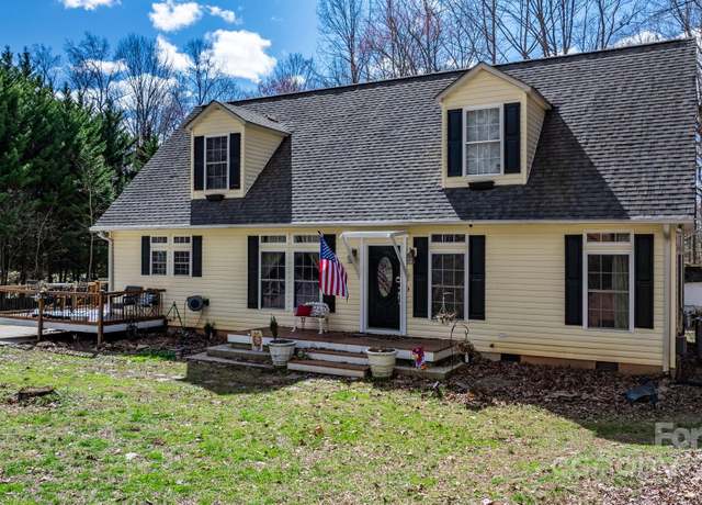 Property at 7648 Forest Oak Dr, Denver, NC 28037, 3 beds, 2 baths
