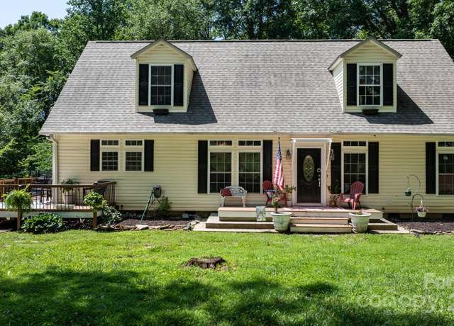 Property at 7648 Forest Oak Dr, Denver, NC 28037, 3 beds, 2 baths