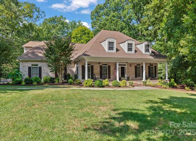 Property at 11735 Abernathy Rd, Charlotte, NC 28216, 4 beds, 2.5 baths