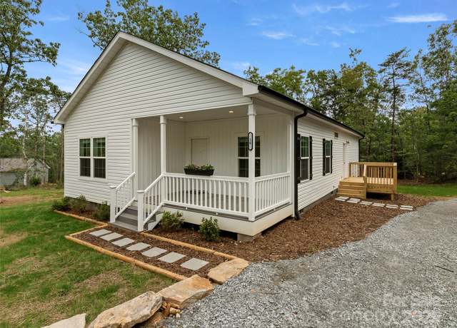 Property at 16 Eagle Dr, Hendersonville, NC 28792, 3 beds, 2 baths