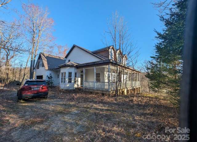 Property at 1605 Golden Rd, Lake Toxaway, NC 28747, 4 beds, 3.5 baths