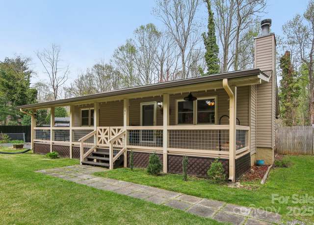 Property at 31 Elizabeth Ln, Maggie Valley, NC 28751, 2 beds, 2 baths