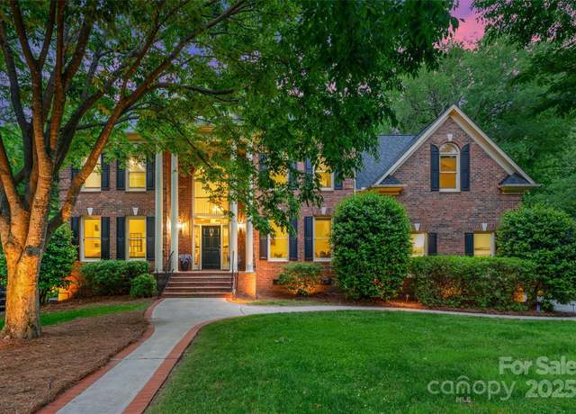 Property at 7812 Seton House Ln, Charlotte, NC 28277, 5 beds, 5 baths