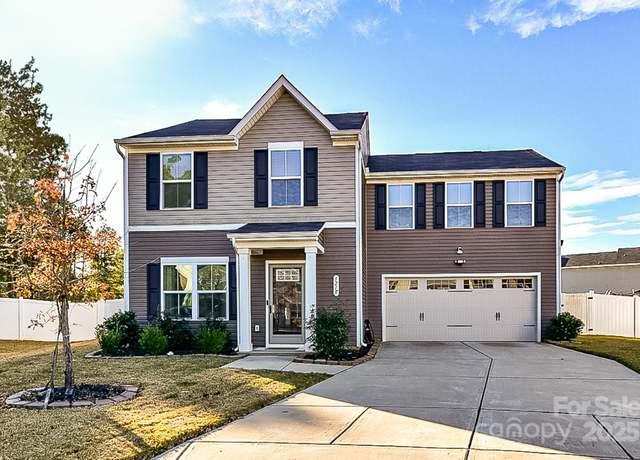 Property at 3218 Bouquet St, Charlotte, NC 28215, 4 beds, 2.5 baths