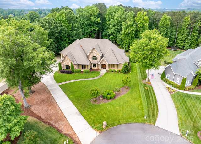 Property at 148 Castle Dr, Mooresville, NC 28117, 4 beds, 3.5 baths