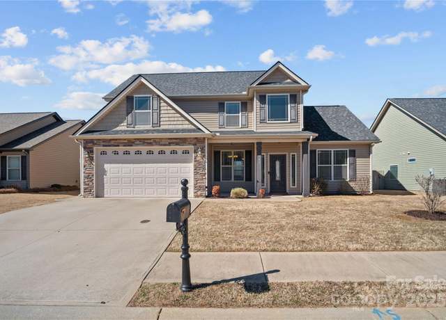 Property at 742 Maya St, Boiling Springs, SC 29316, 5 beds, 2.5 baths