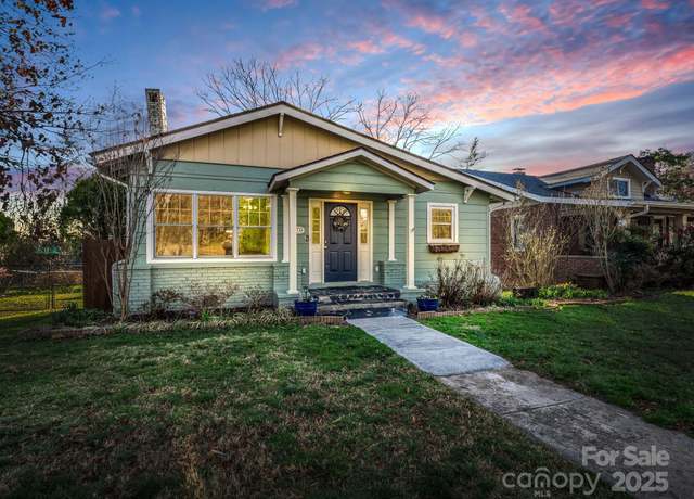 Property at 1534 Kensington Rd, Hendersonville, NC 28791, 3 beds, 2 baths