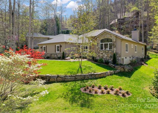 Property at 300 Sanctuary Dr, Waynesville, NC 28786, 4 beds, 2.5 baths