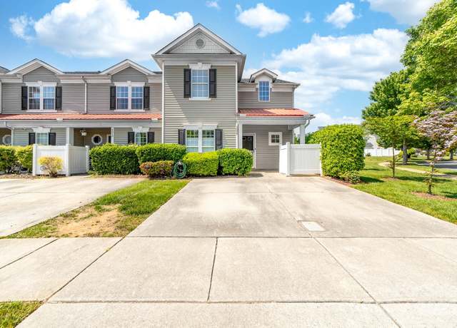 Property at 1006 Phil Oneil Dr, Charlotte, NC 28215, 3 beds, 2 baths