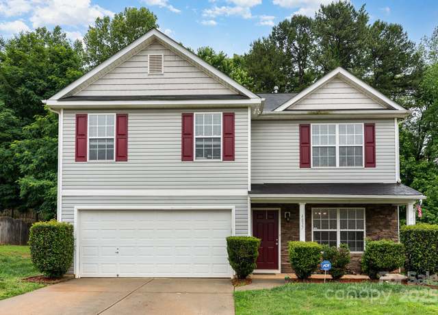 Property at 4837 Autumn Oak Dr, Charlotte, NC 28269, 4 beds, 2.5 baths