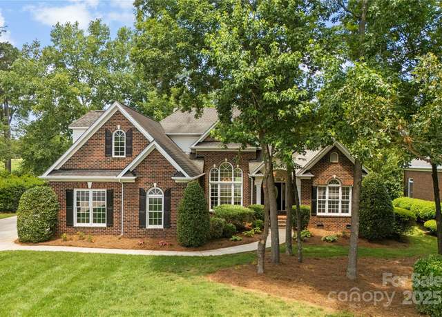 Property at 2241 Flagstick Dr, Matthews, NC 28104, 4 beds, 3.5 baths