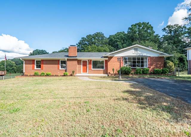 Property at 511 Villa St, Kannapolis, NC 28083, 3 beds, 3 baths