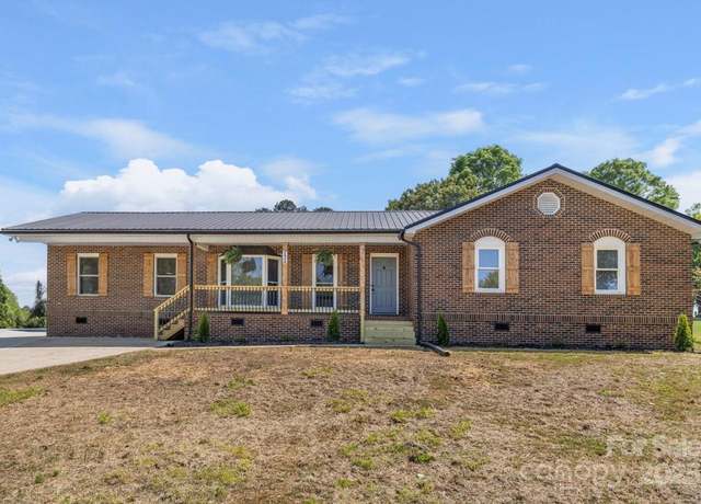 Property at 124 Hunters Creek Dr, Mooresville, NC 28115, 3 beds, 2.5 baths